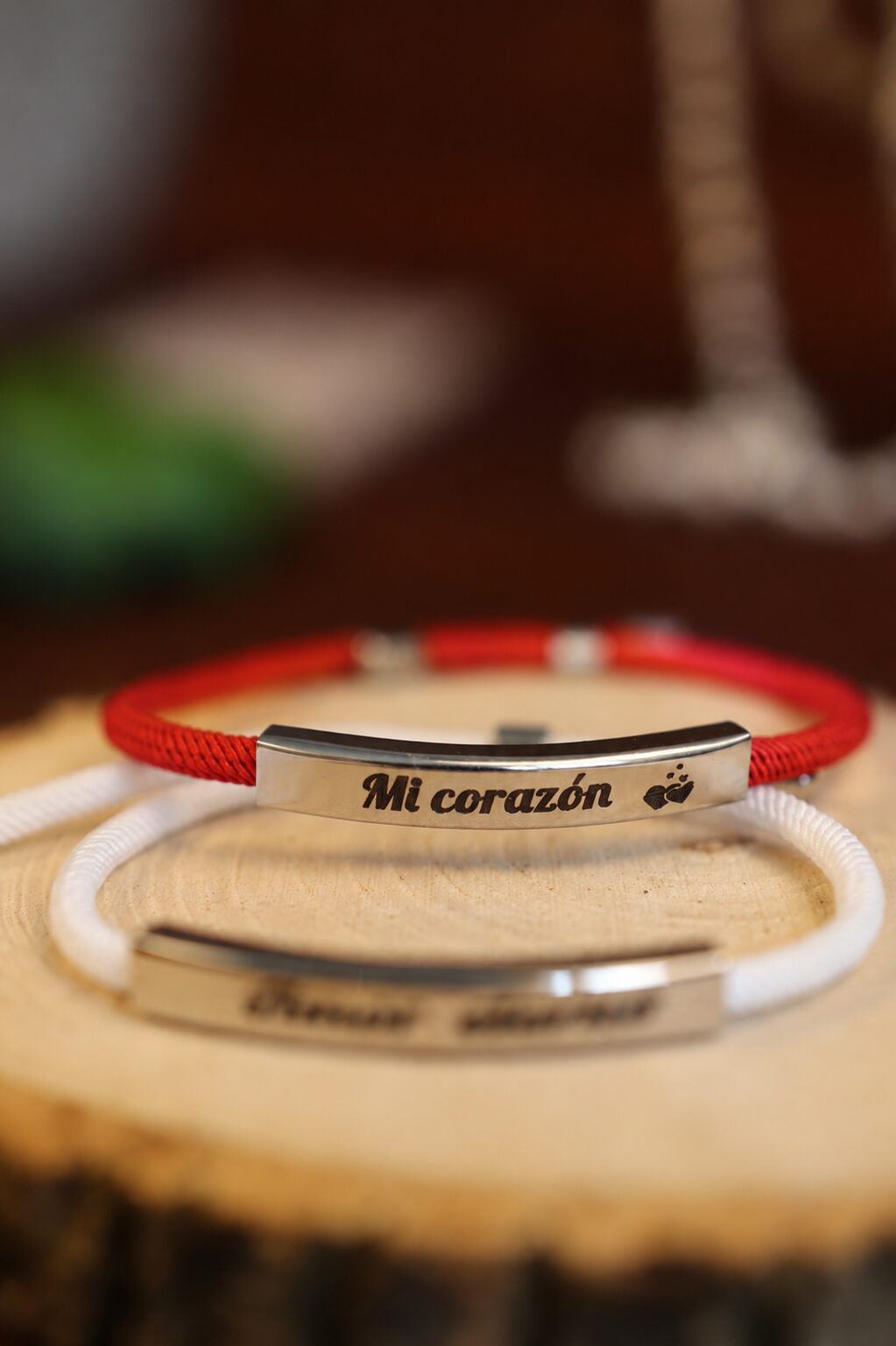Pulsera de mujer personalizada con cordón rojo - Imagen 3