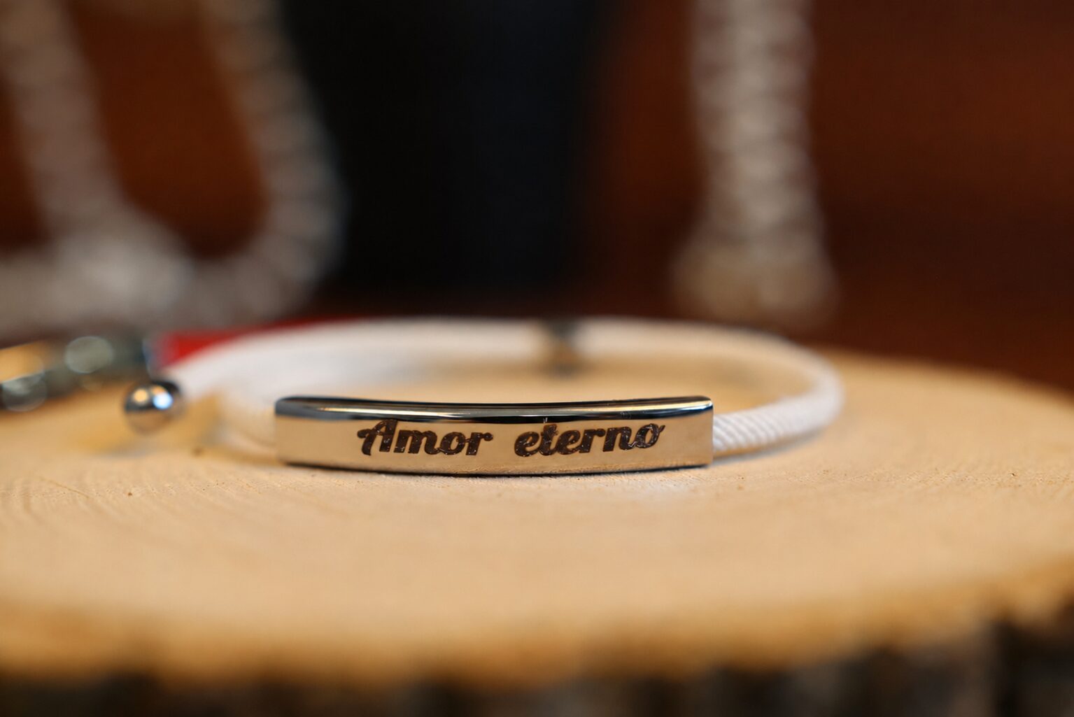 Pulsera de mujer personalizada con cordón blanco - Imagen 2