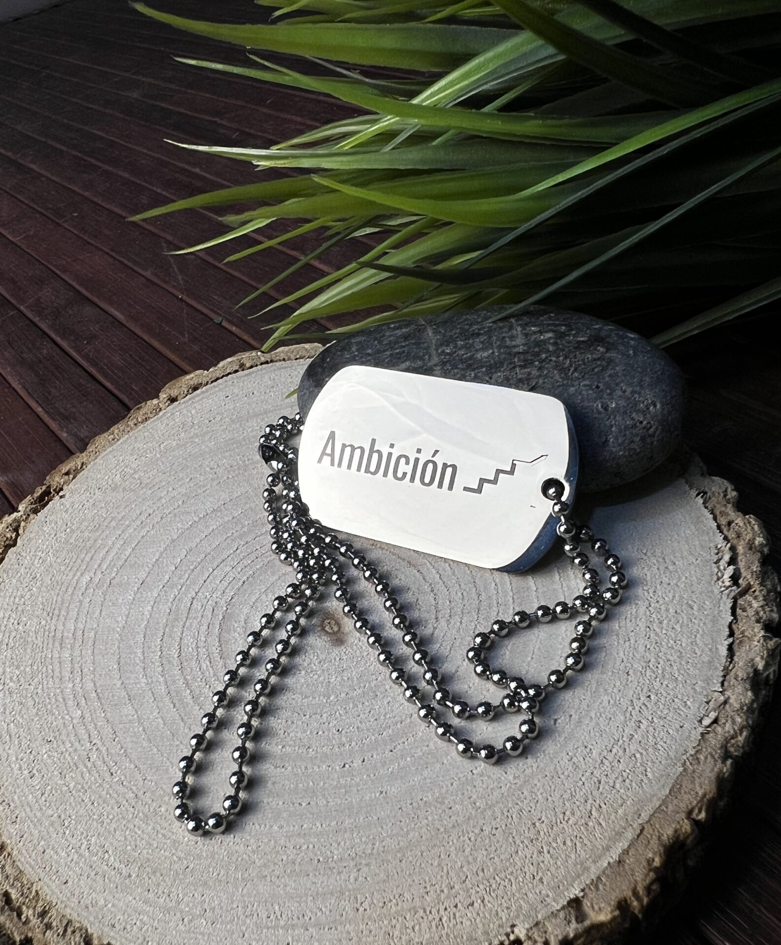 Medallón rectangular plateado personalizado de acero inoxidable – 45 × 24 mm